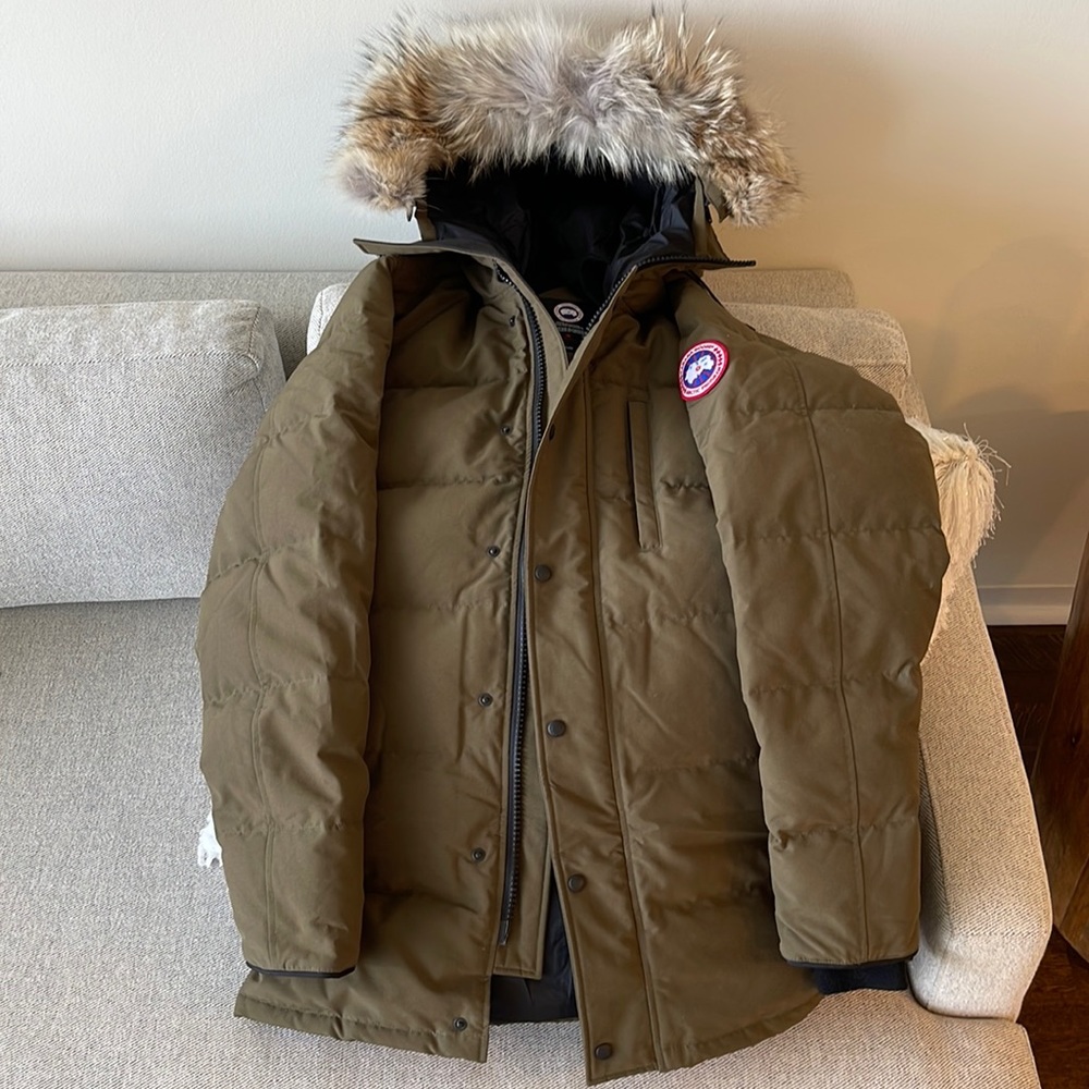 Canada Goose Carson Parka in Military Green Original retails for $1,295.00